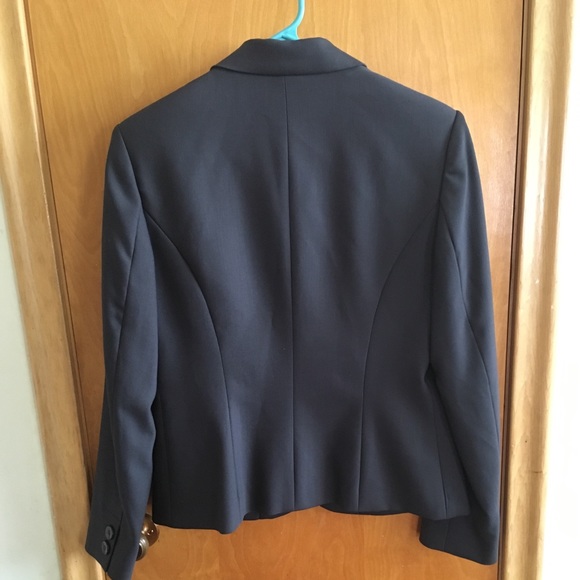 Talbots beautiful fine Italian wool blazer. - Picture 2 of 6